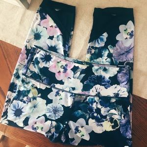 Large Floral Old Navy Leggings
